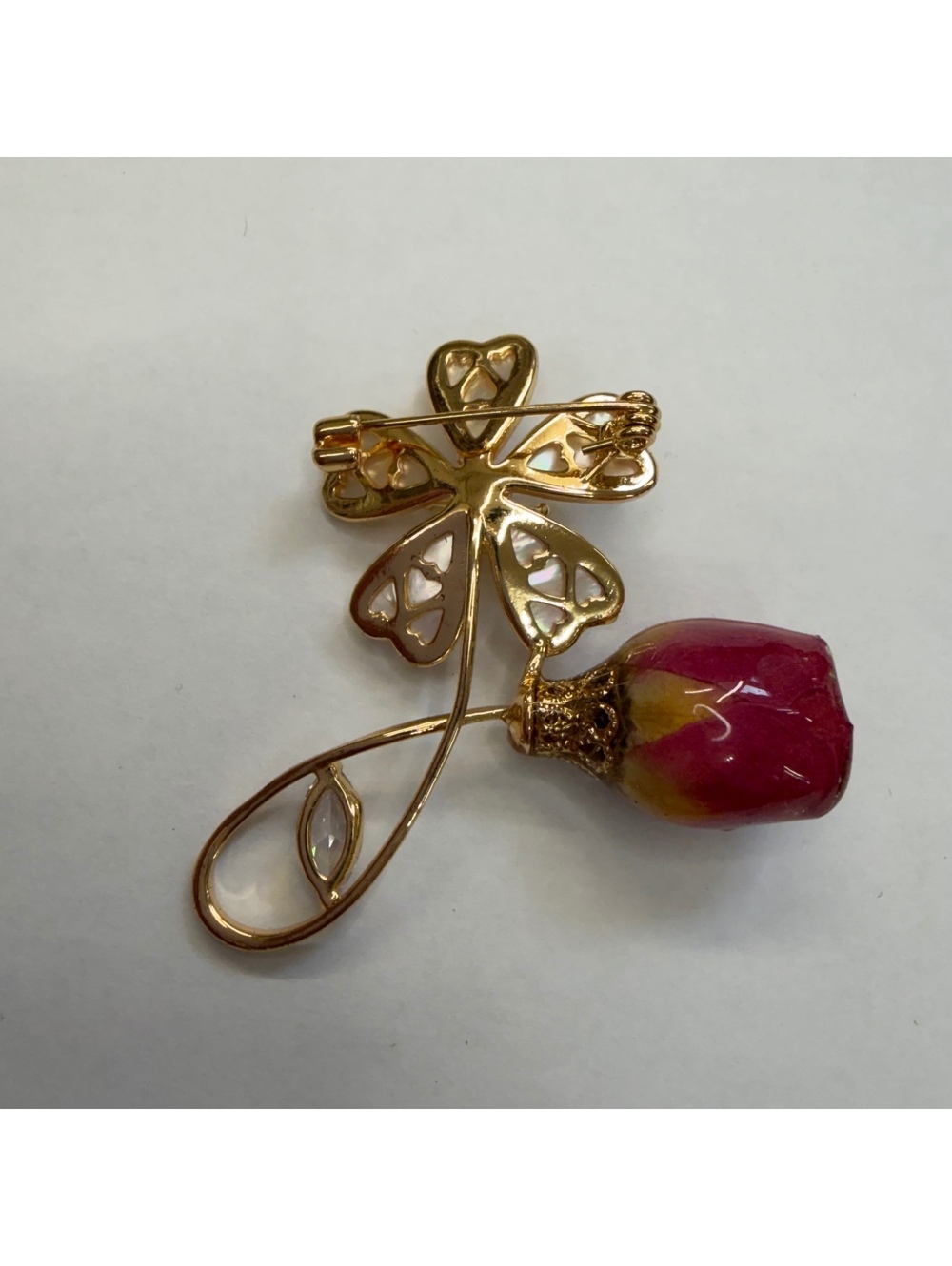 Fairy resin encased rose with crystal mother of pearl and 18k gold plating brooc - Picture 4 of 6